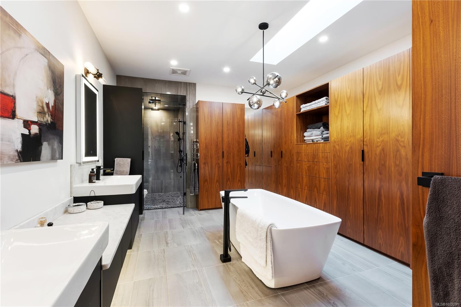 2250 Dolphin Rd, North Saanich, BC