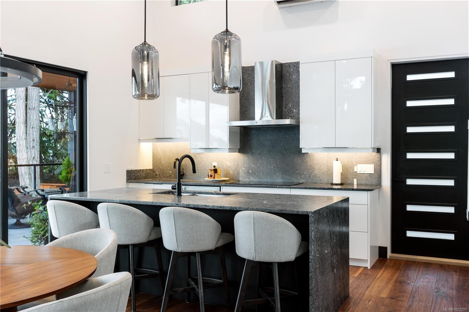 2250 Dolphin Rd, North Saanich, BC