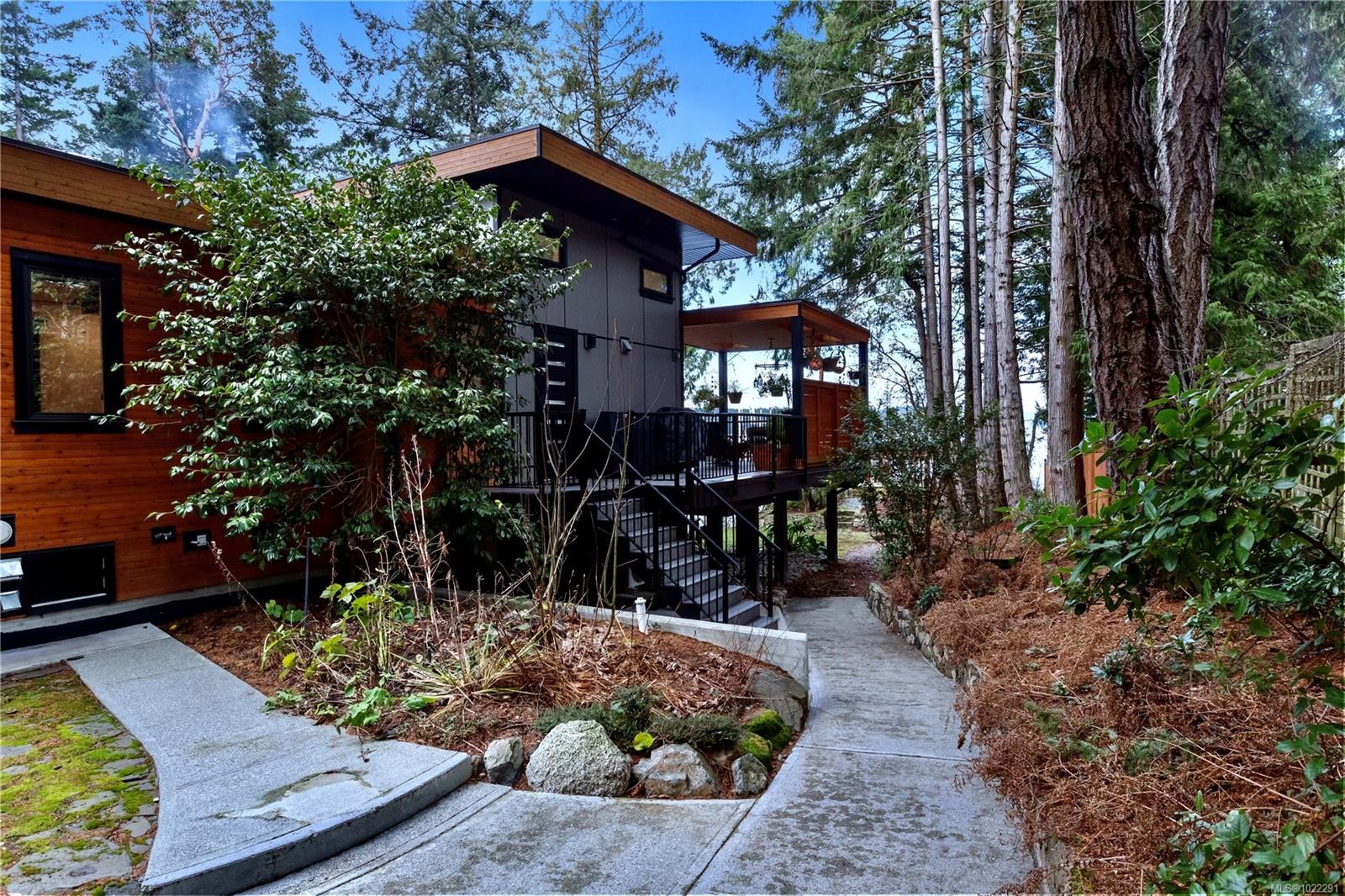 2250 Dolphin Rd, North Saanich, BC