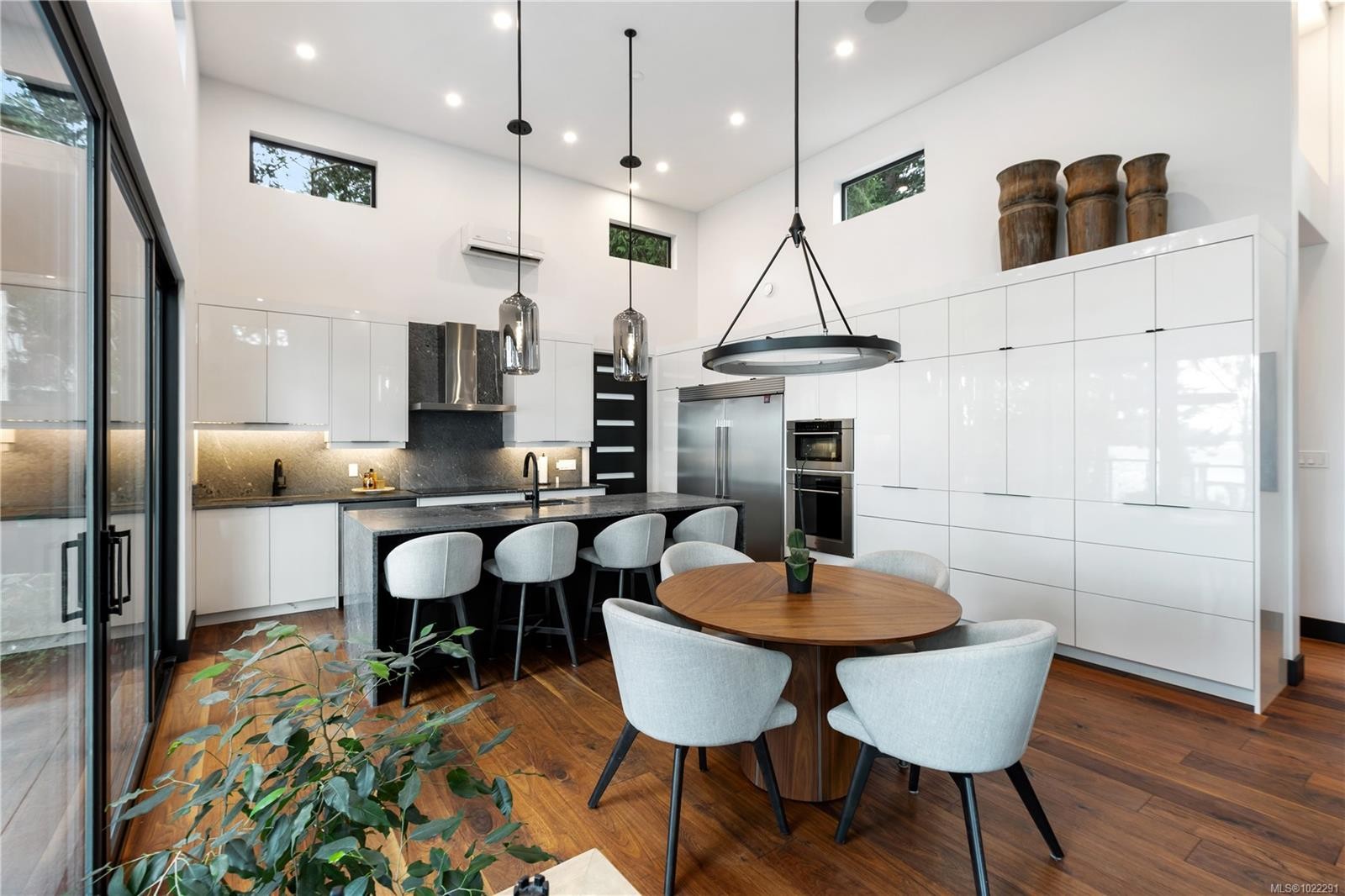 2250 Dolphin Rd, North Saanich, BC