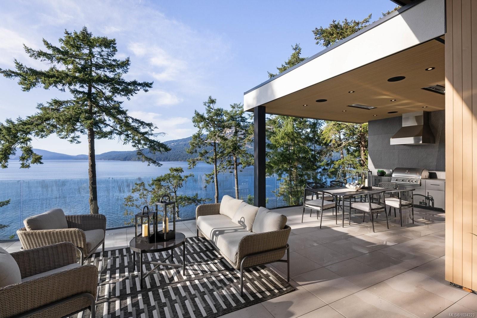 418 Lands End Rd, North Saanich, BC