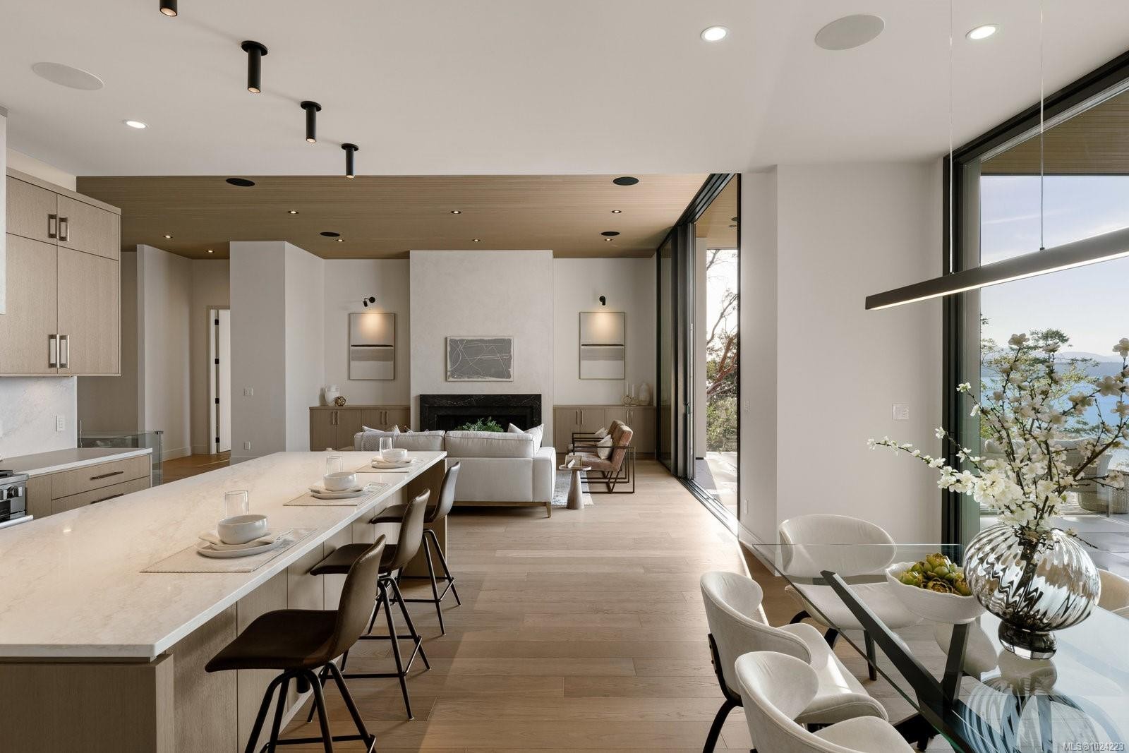 418 Lands End Rd, North Saanich, BC