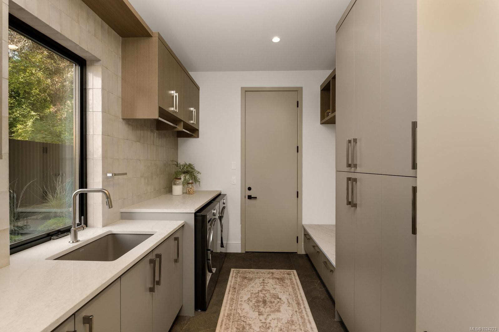 418 Lands End Rd, North Saanich, BC