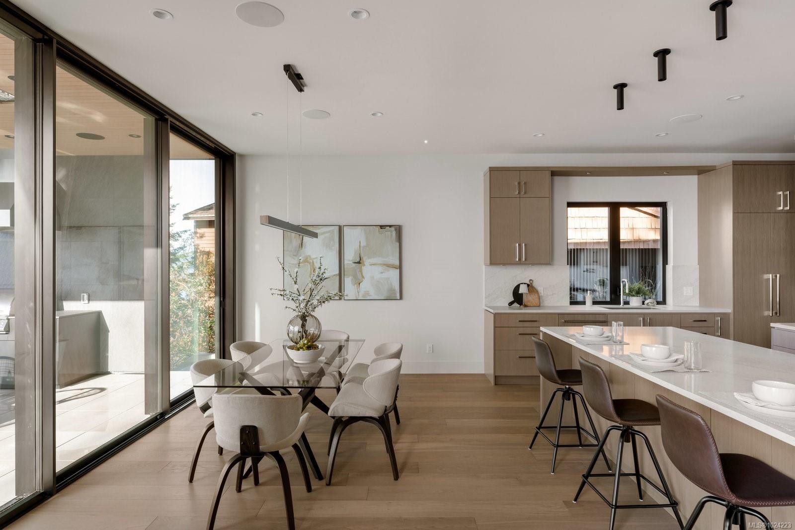 418 Lands End Rd, North Saanich, BC