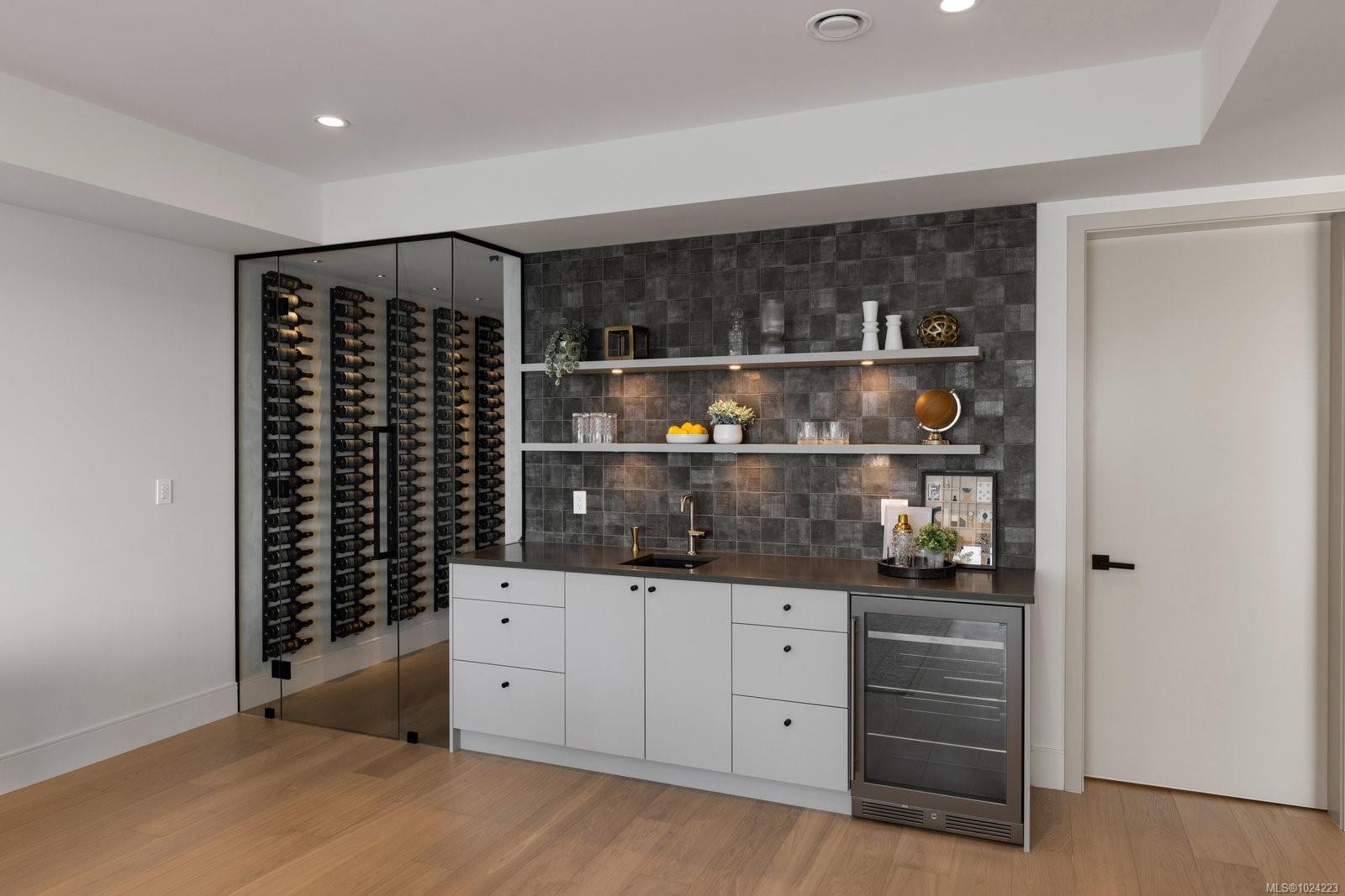 418 Lands End Rd, North Saanich, BC