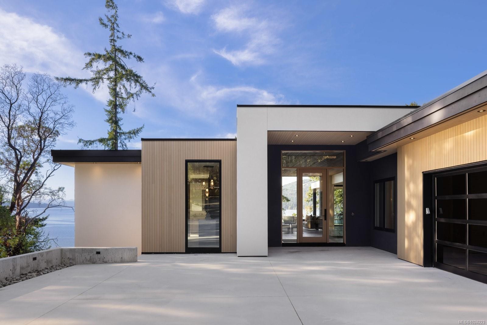 418 Lands End Rd, North Saanich, BC