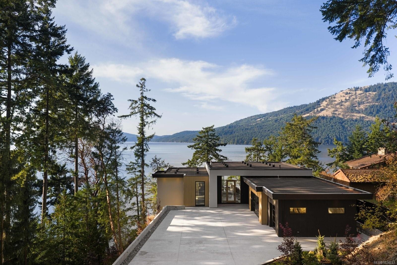 418 Lands End Rd, North Saanich, BC