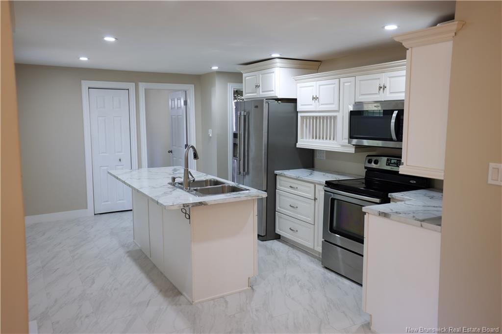 542 Salisbury Rd, Moncton, NB