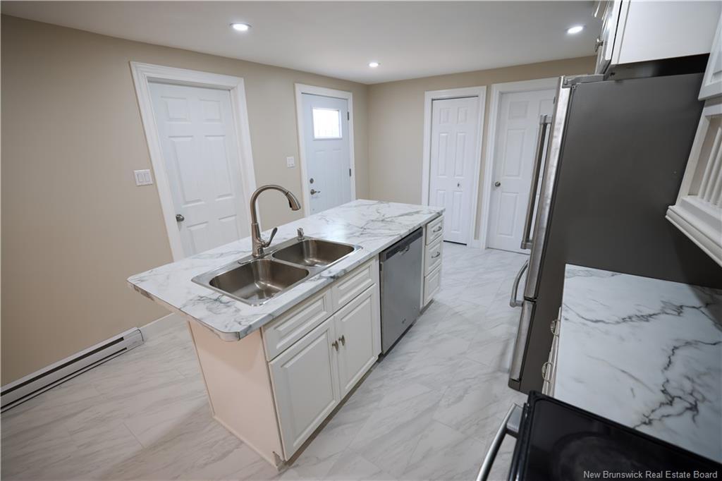 542 Salisbury Rd, Moncton, NB