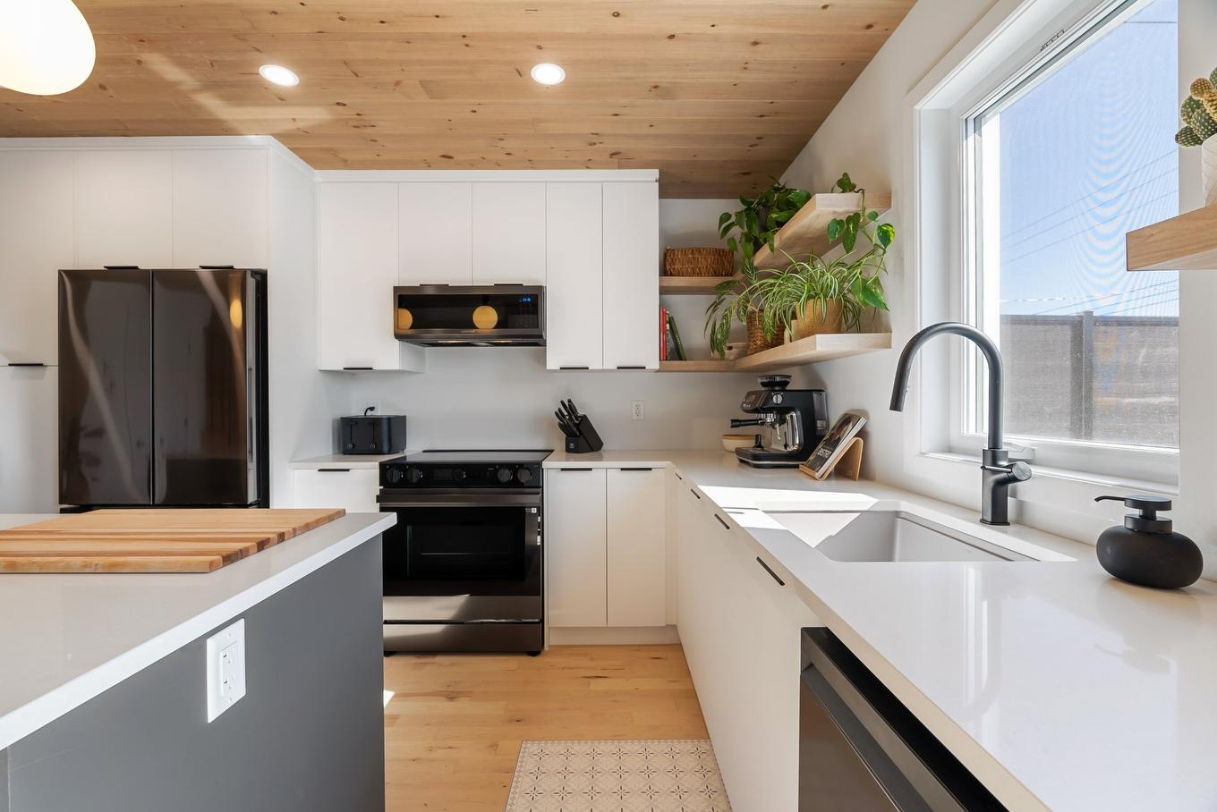 Kitchen - Rue Des Premières-Nations, Québec (Beauport), QC - Indoor Photo Showing Kitchen With Upgraded Kitchen