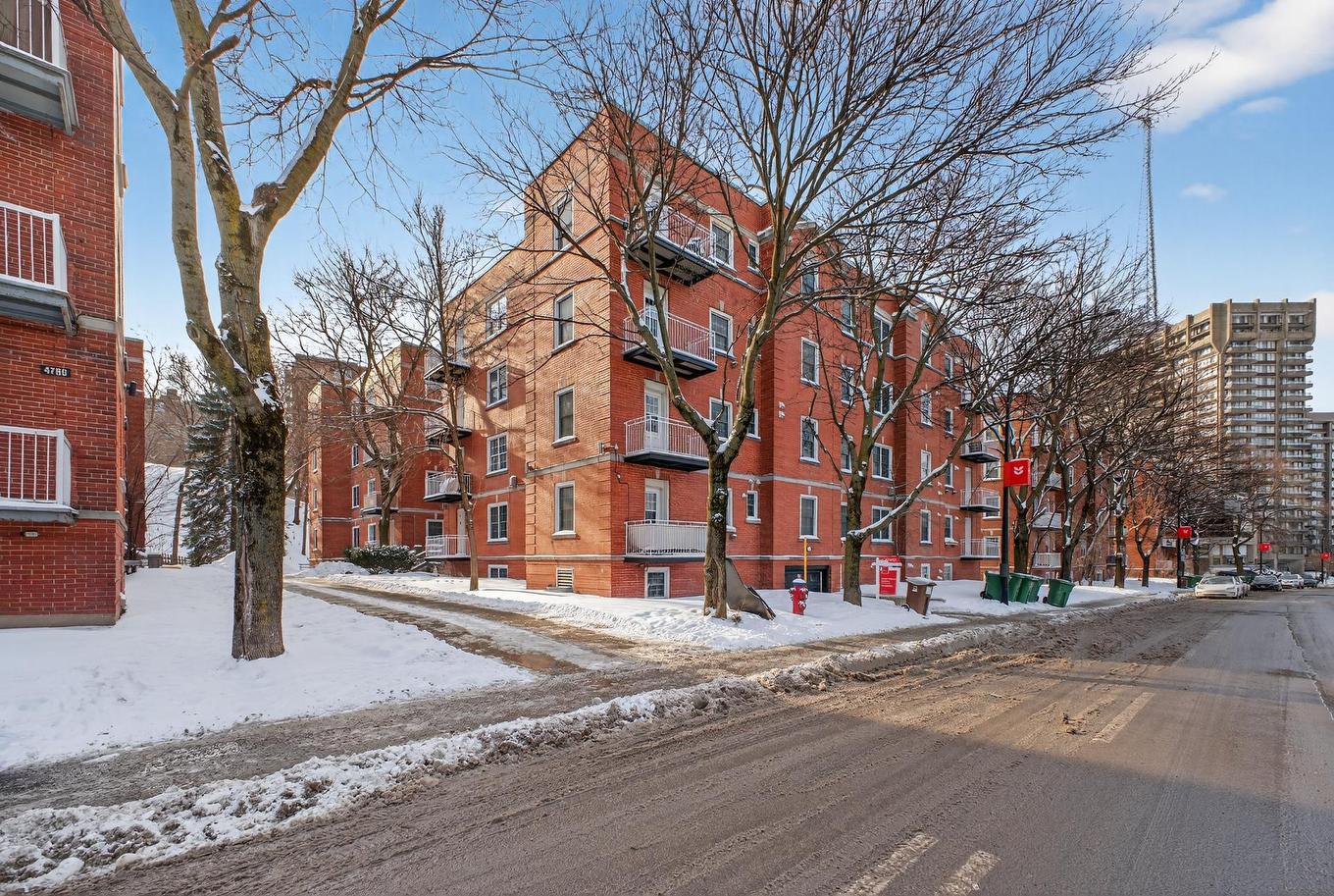 Exterior - 17-4790 Ch. De La Côte-Des-Neiges, Montréal (Côte-Des-Neiges/Notre-Dame-De-Grâce), QC - Outdoor With Facade