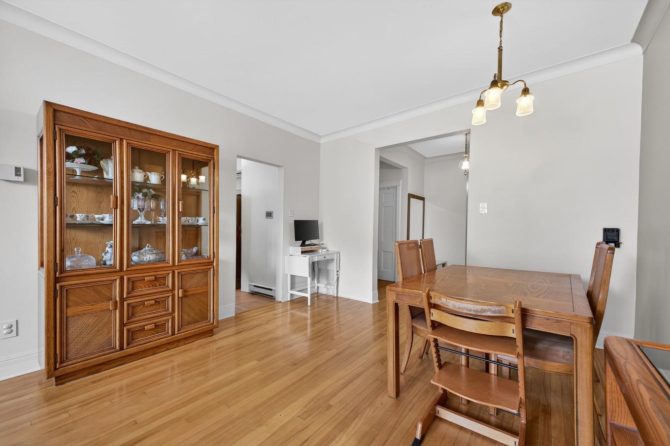 Dining room - 17-4790 Ch. De La Côte-Des-Neiges, Montréal (Côte-Des-Neiges/Notre-Dame-De-Grâce), QC - Indoor Photo Showing Dining Room