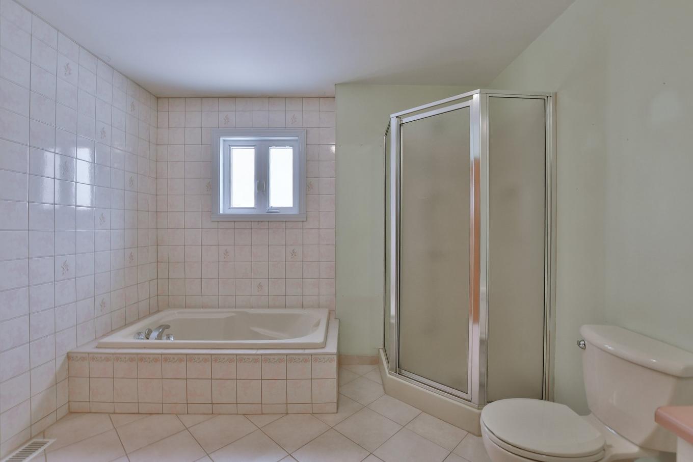 Bathroom - 53 Rue Des Pléiades, L'Épiphanie, QC - Indoor Photo Showing Bathroom