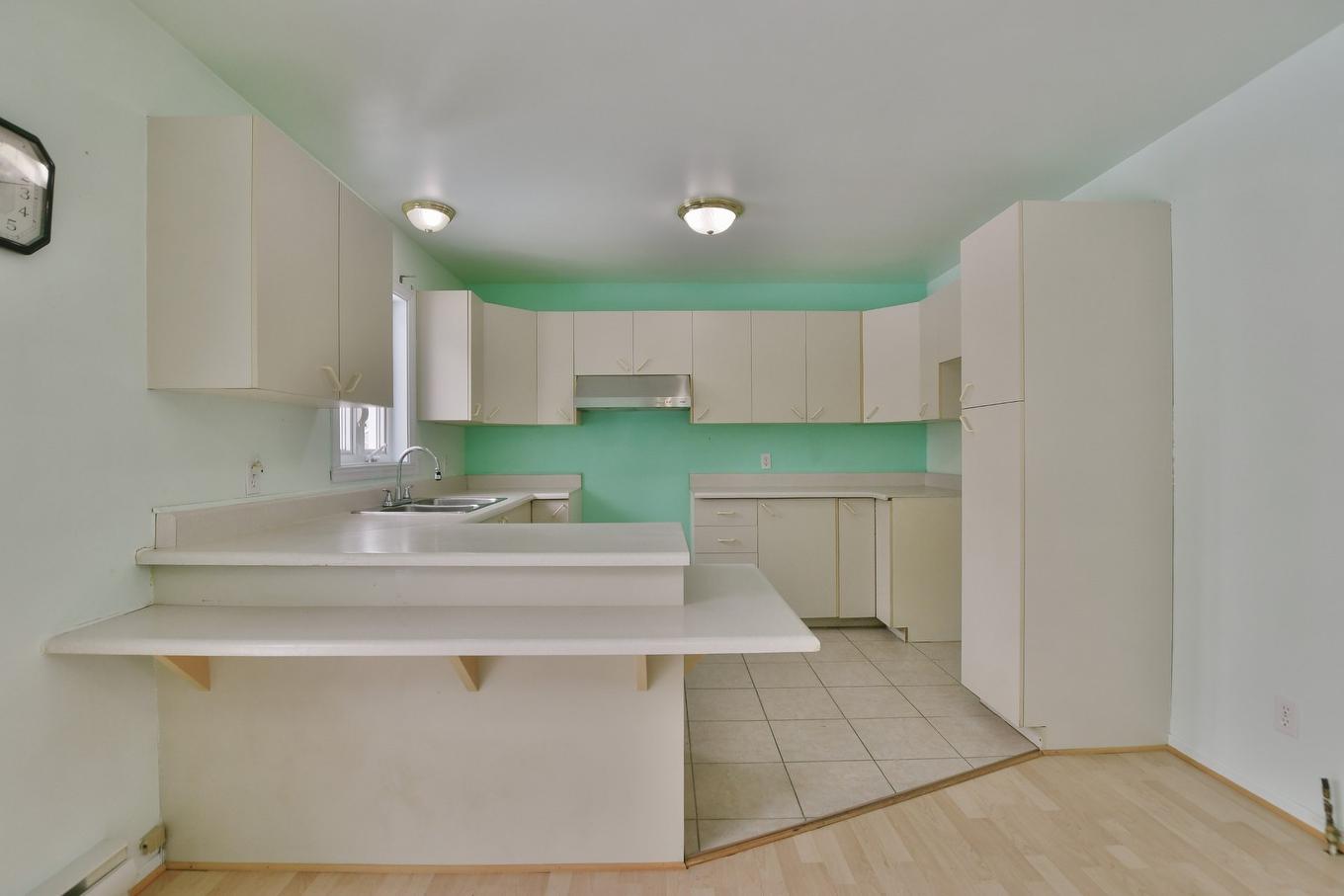 Dinette - 53 Rue Des Pléiades, L'Épiphanie, QC - Indoor Photo Showing Kitchen