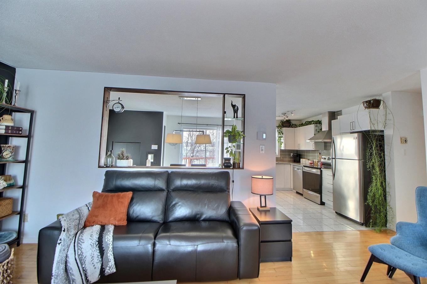Overall view - 40 Rue De L'Aqueduc, Saint-Félix-De-Dalquier, QC - Indoor Photo Showing Living Room