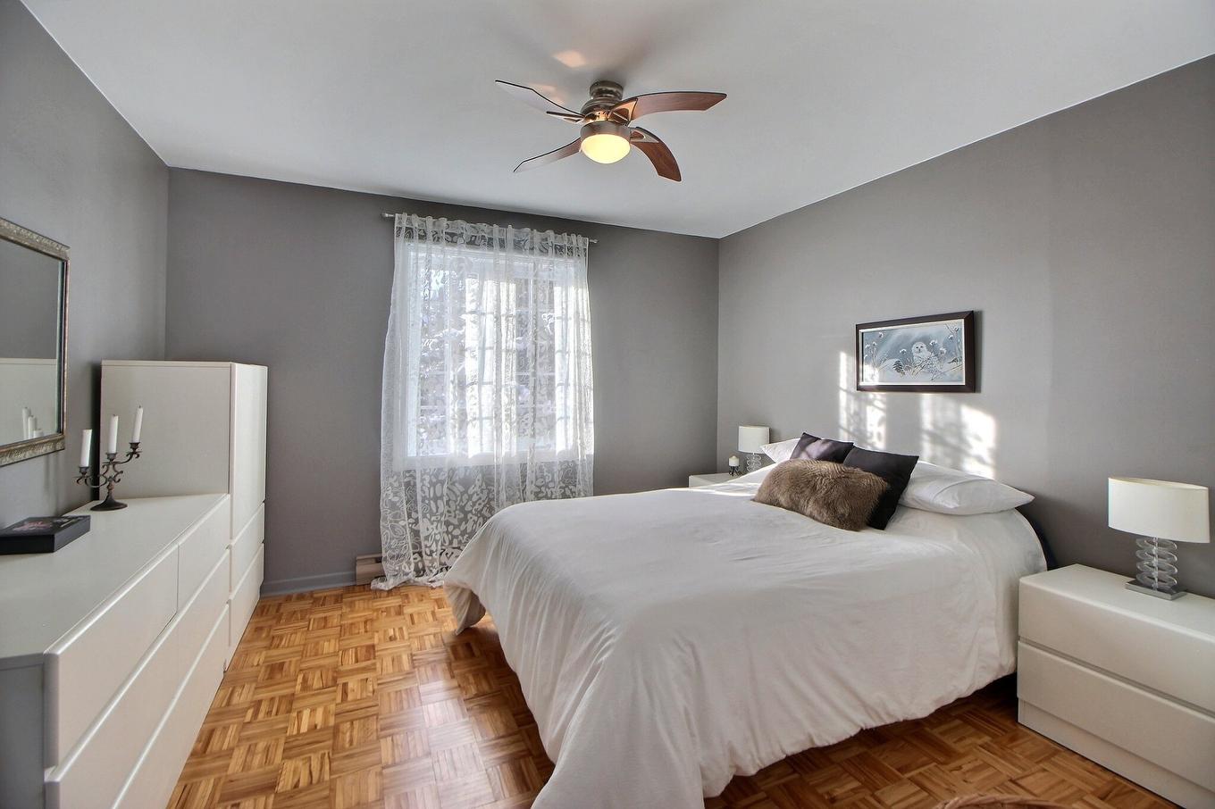 Primary bedroom - 40 Rue De L'Aqueduc, Saint-Félix-De-Dalquier, QC - Indoor Photo Showing Bedroom