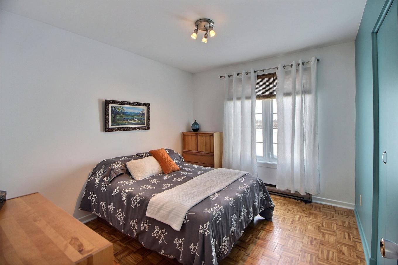 Bedroom - 40 Rue De L'Aqueduc, Saint-Félix-De-Dalquier, QC - Indoor Photo Showing Bedroom