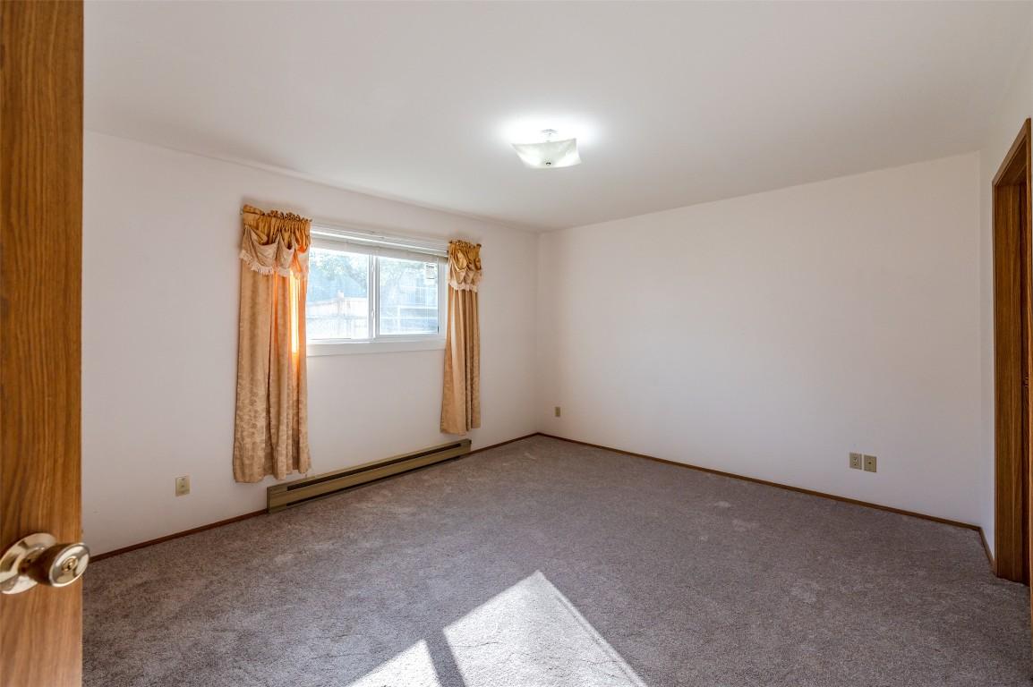 105-232 Kinney Avenue, Penticton, BC - Indoor Photo Showing Other Room