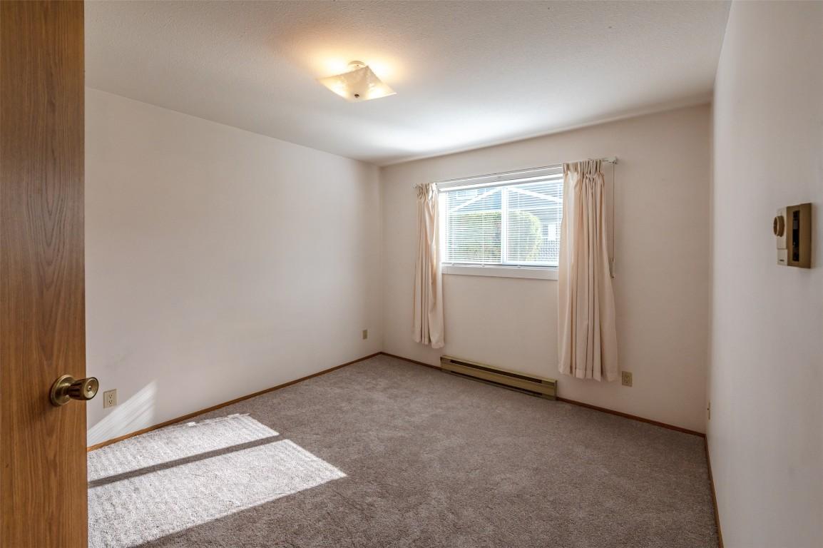 105-232 Kinney Avenue, Penticton, BC - Indoor Photo Showing Other Room