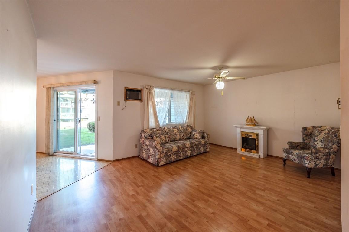 105-232 Kinney Avenue, Penticton, BC - Indoor