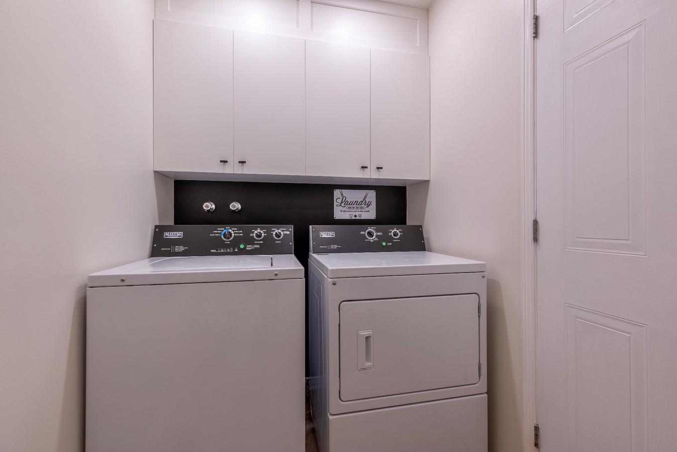 Laundry room - 1923 Rue Du Patrimoine, Saint-Lazare, QC - Indoor Photo Showing Laundry Room