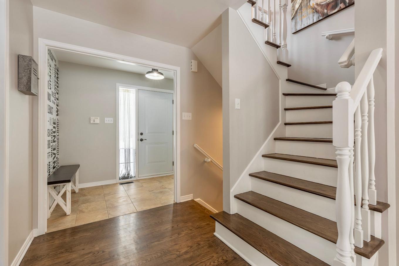 Hall - 1923 Rue Du Patrimoine, Saint-Lazare, QC - Indoor Photo Showing Other Room