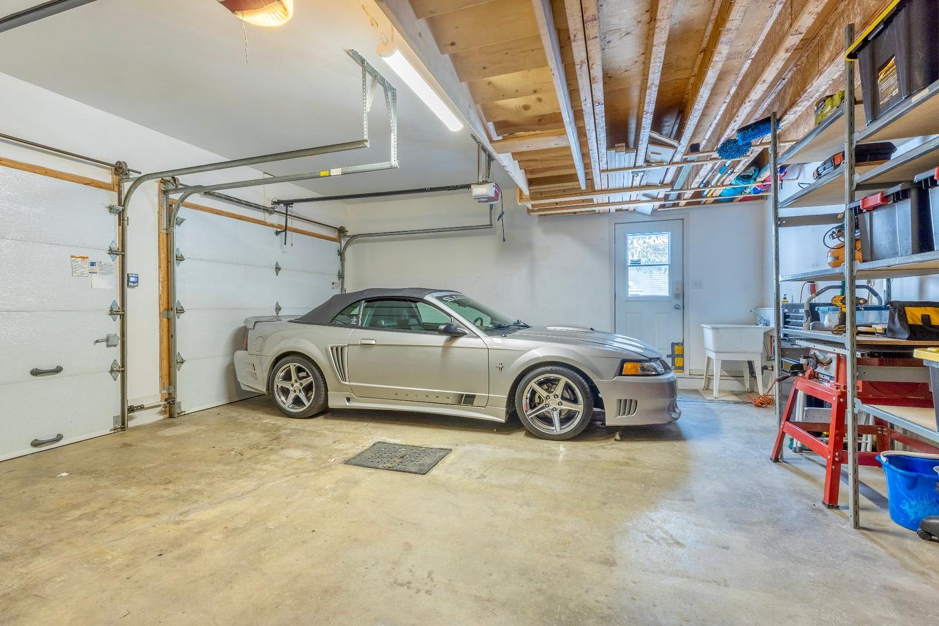 Garage - 1923 Rue Du Patrimoine, Saint-Lazare, QC - Indoor Photo Showing Garage