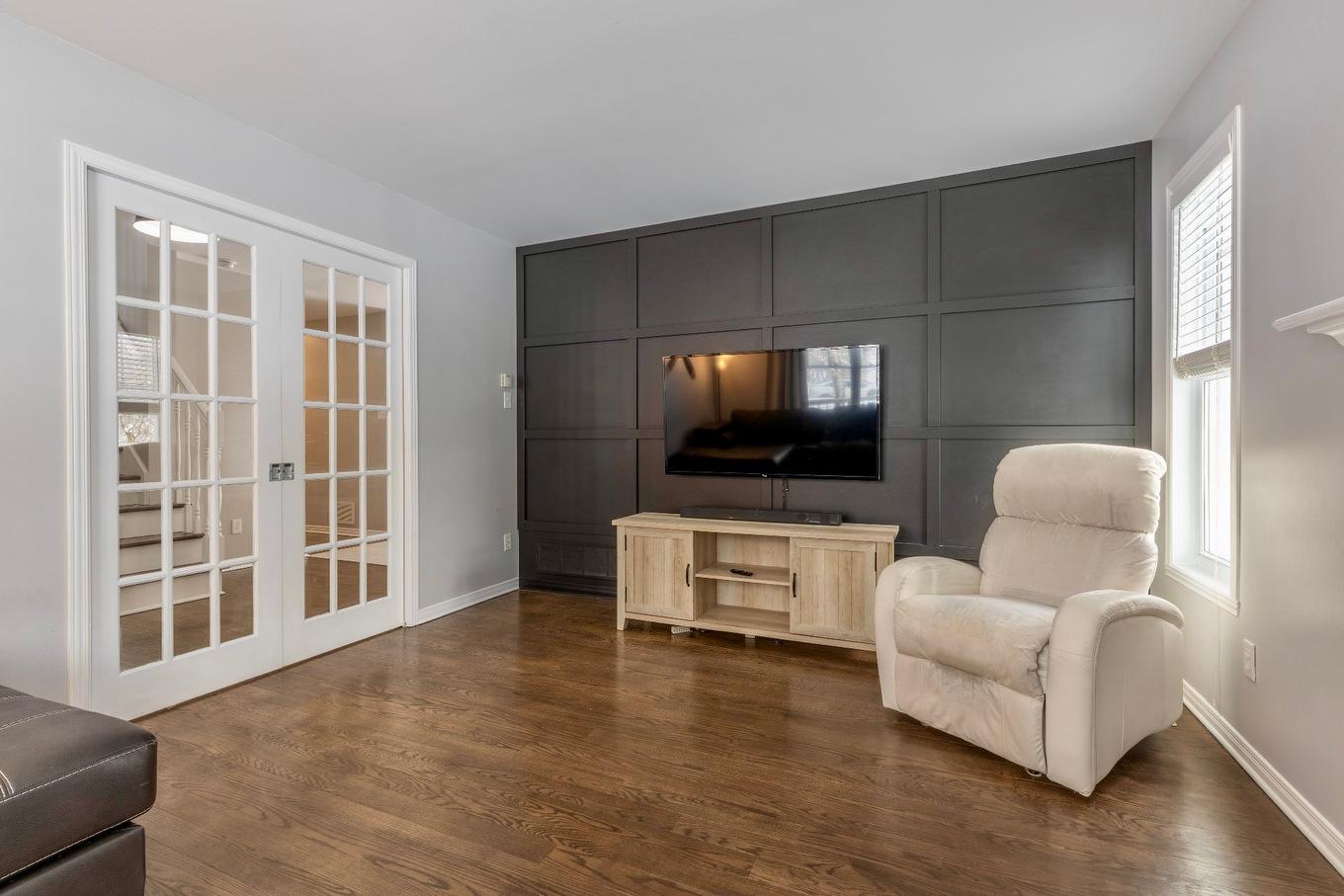 Living room - 1923 Rue Du Patrimoine, Saint-Lazare, QC - Indoor Photo Showing Living Room