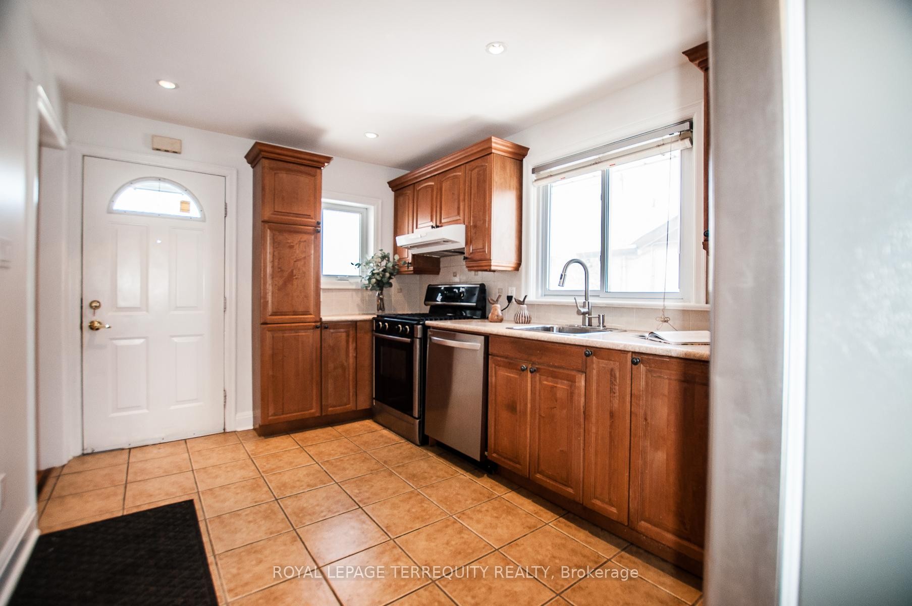 27 John Best Avenue, Toronto, ON - Indoor Photo Showing Kitchen