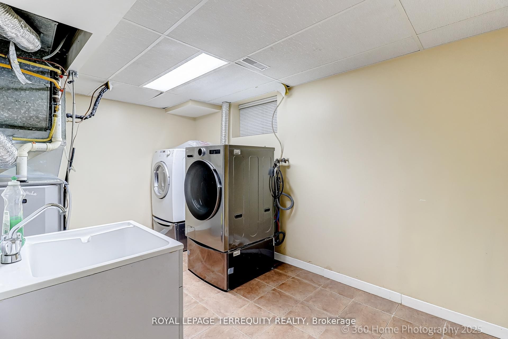27 John Best Avenue, Toronto, ON - Indoor Photo Showing Laundry Room