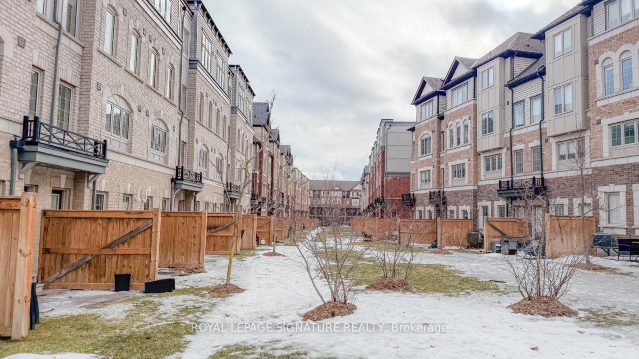 2650 Deputy Minister Path, Oshawa, ON - Outdoor