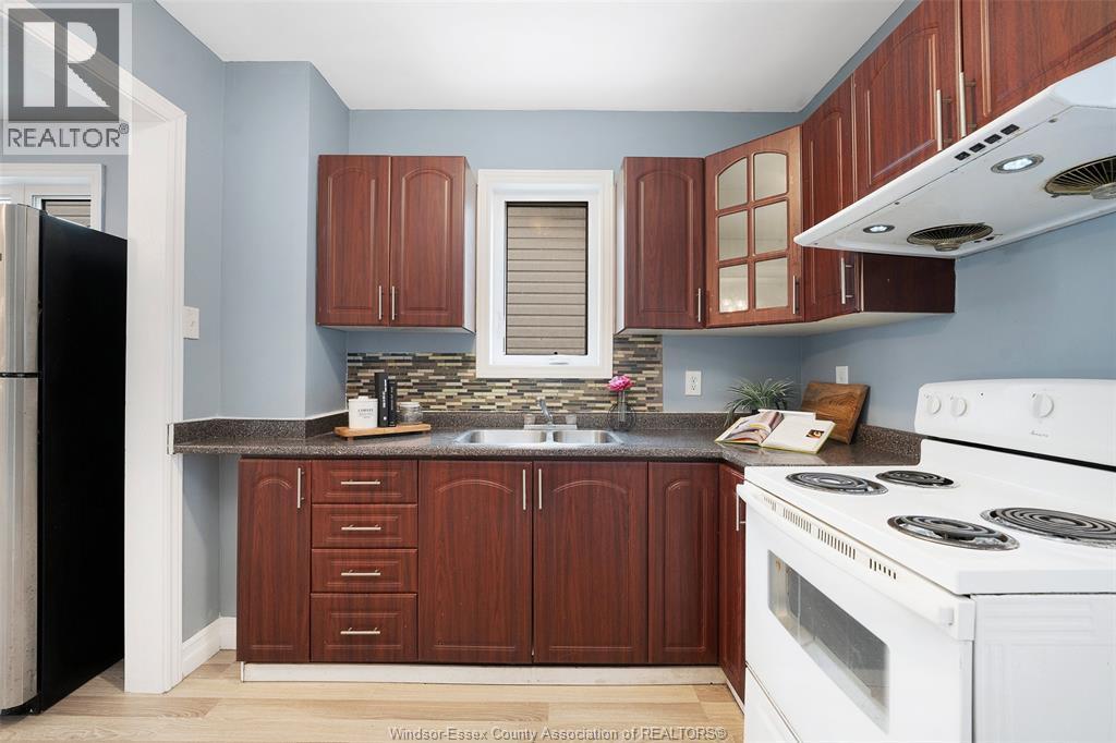 1106-08 Elm Avenue, Windsor, ON - Indoor Photo Showing Kitchen With Double Sink