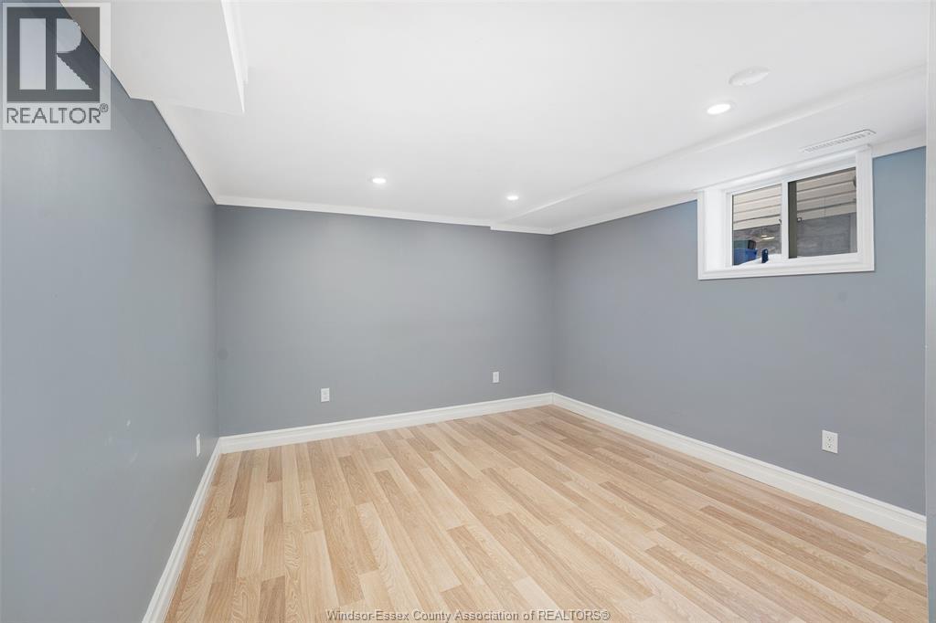 1106-08 Elm Avenue, Windsor, ON - Indoor Photo Showing Other Room