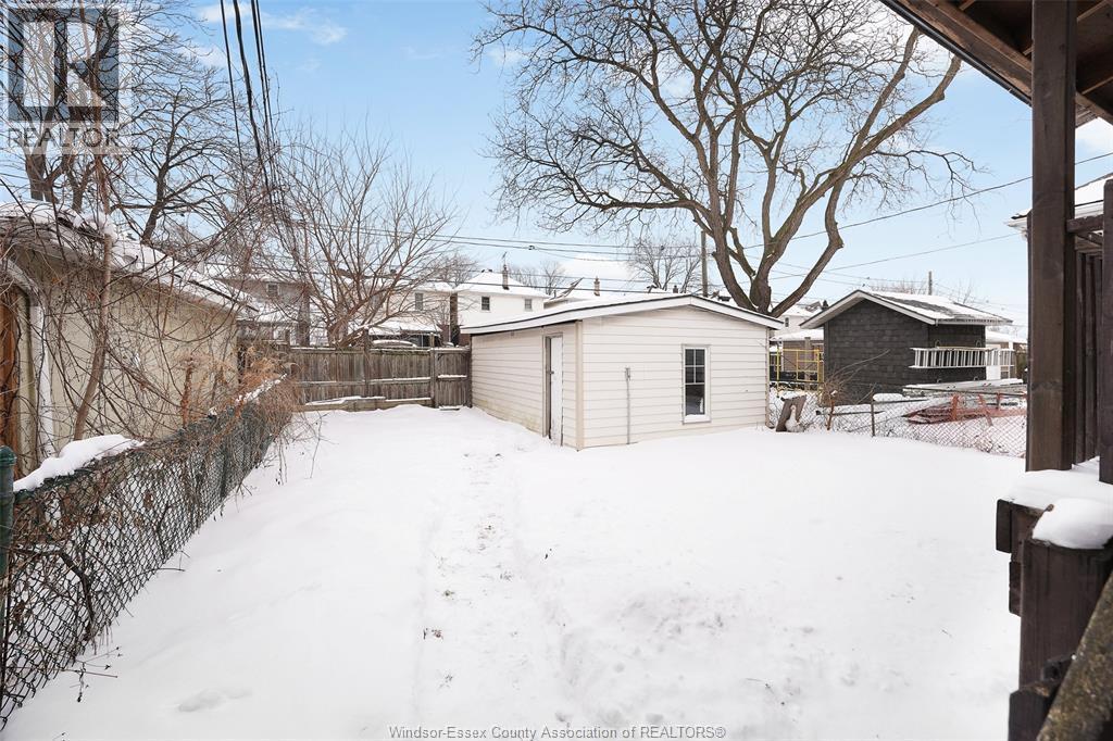 1106-08 Elm Avenue, Windsor, ON - Outdoor