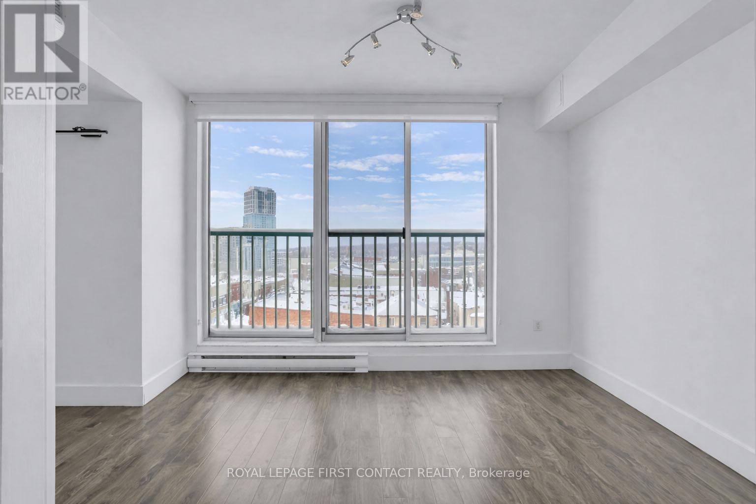 605 - 140 Dunlop Street E, Barrie, ON - Indoor Photo Showing Other Room