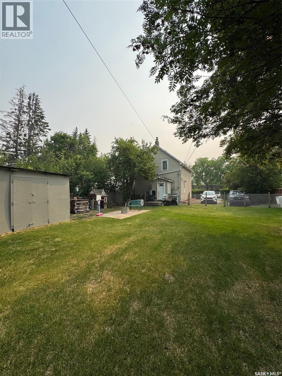 971 108Th Street, North Battleford, SK - Outdoor