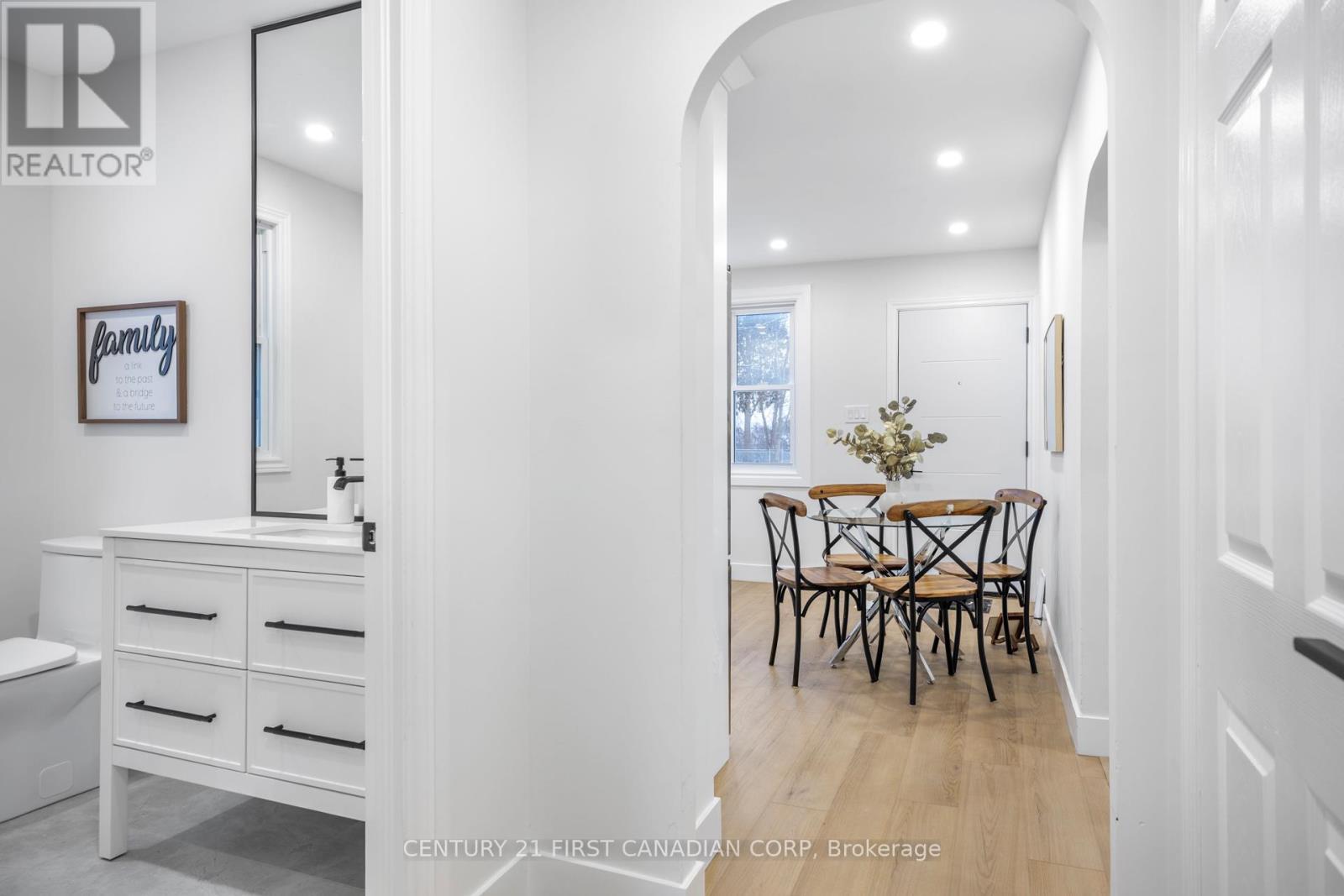 45 Fairview Avenue, London South (South H), ON - Indoor