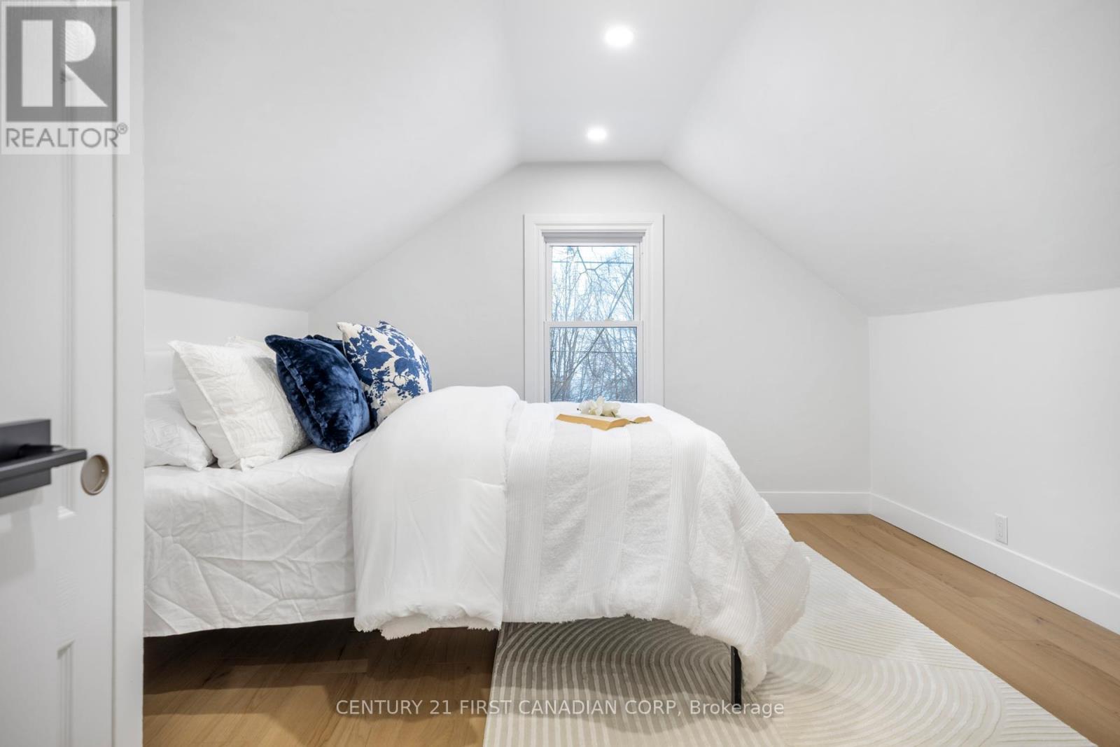45 Fairview Avenue, London South (South H), ON - Indoor Photo Showing Bedroom