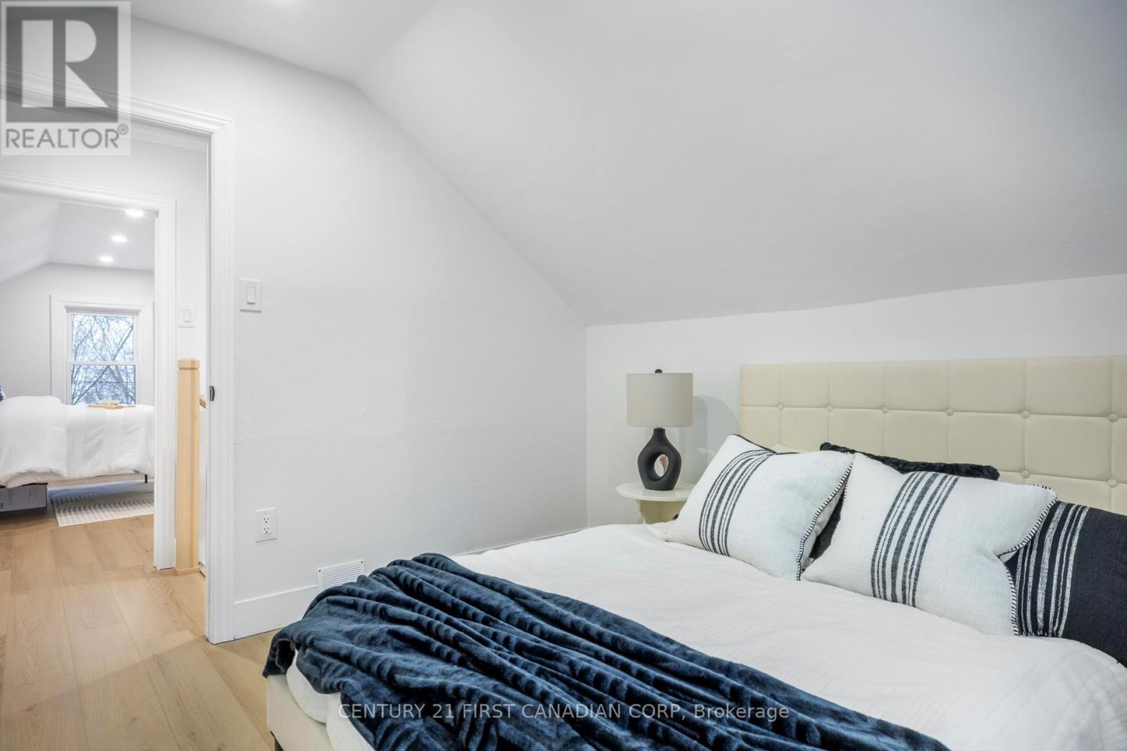 45 Fairview Avenue, London South (South H), ON - Indoor Photo Showing Bedroom