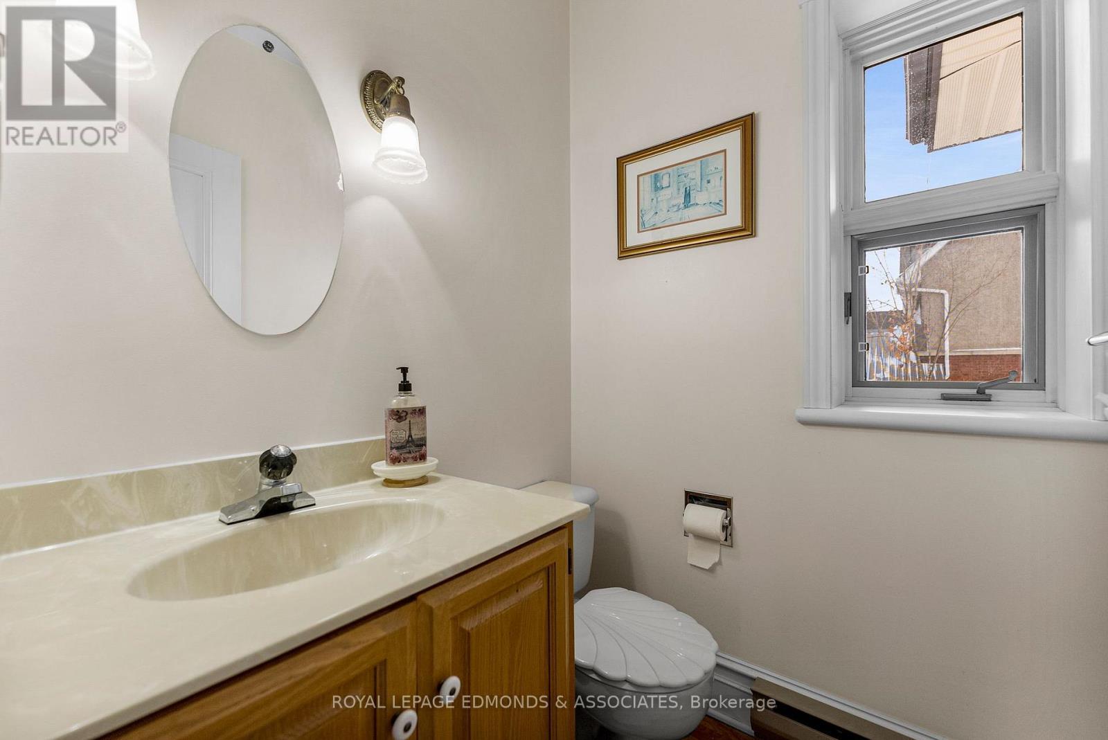 307 Maple Avenue, Pembroke, ON - Indoor Photo Showing Bathroom