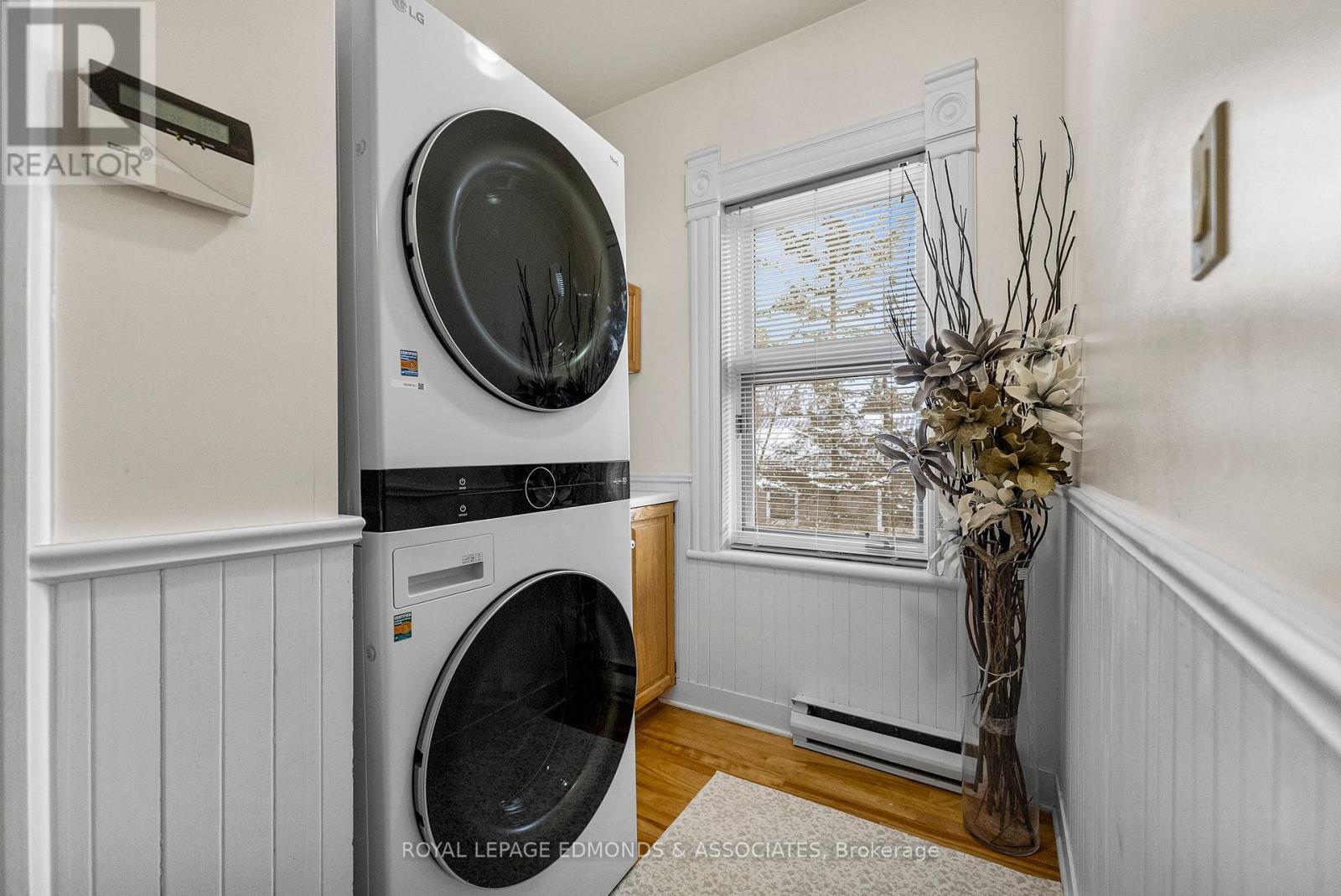 307 Maple Avenue, Pembroke, ON - Indoor Photo Showing Laundry Room