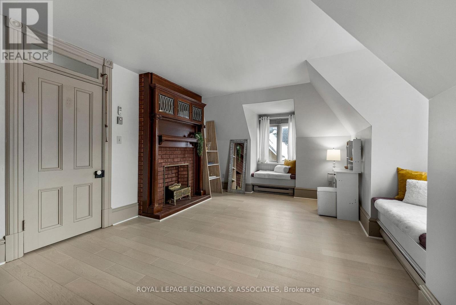 307 Maple Avenue, Pembroke, ON - Indoor With Fireplace