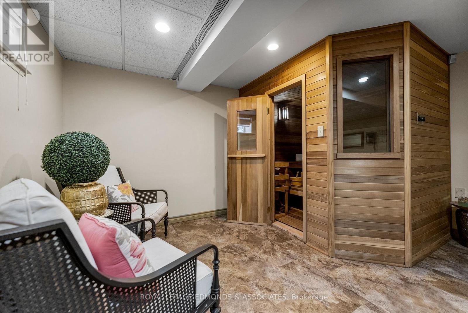 307 Maple Avenue, Pembroke, ON - Indoor Photo Showing Other Room