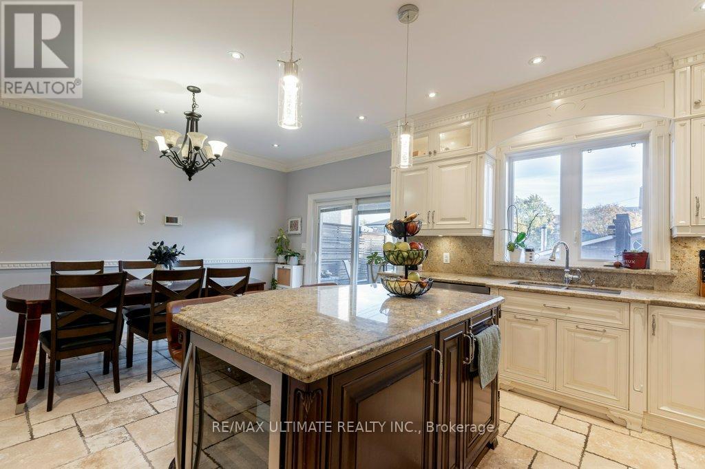 21 Thornton Avenue, Toronto, ON - Indoor