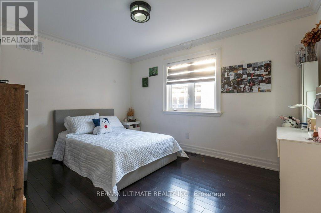 21 Thornton Avenue, Toronto, ON - Indoor Photo Showing Bedroom