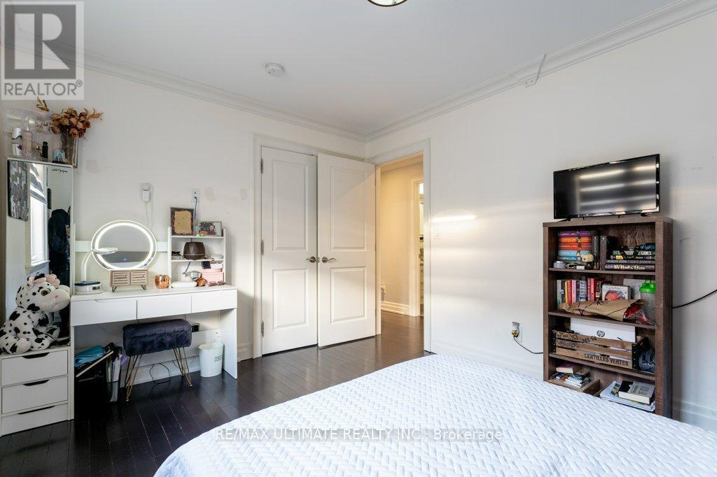 21 Thornton Avenue, Toronto, ON - Indoor Photo Showing Bedroom
