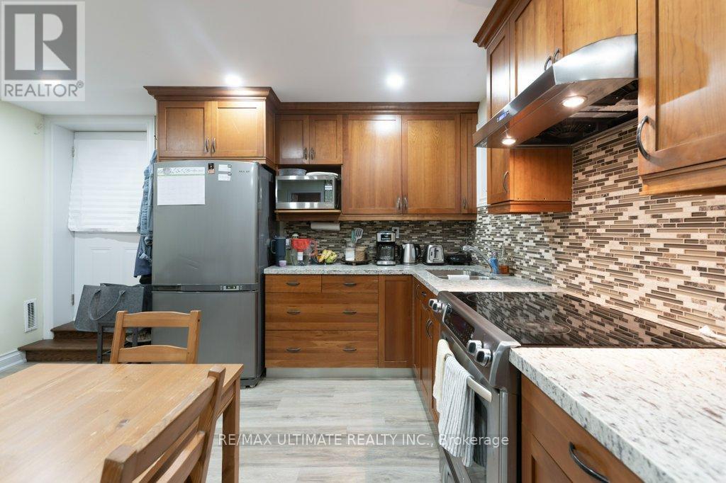 21 Thornton Avenue, Toronto, ON - Indoor Photo Showing Kitchen