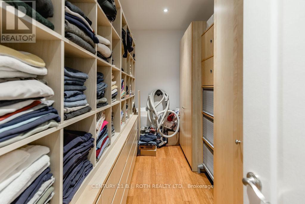 3-1058 Whites Road, Muskoka Lakes, ON - Indoor With Storage