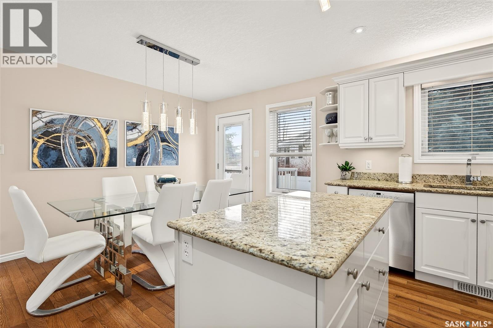 #4 21 Iris Drive, Moose Jaw, SK - Indoor Photo Showing Kitchen With Upgraded Kitchen