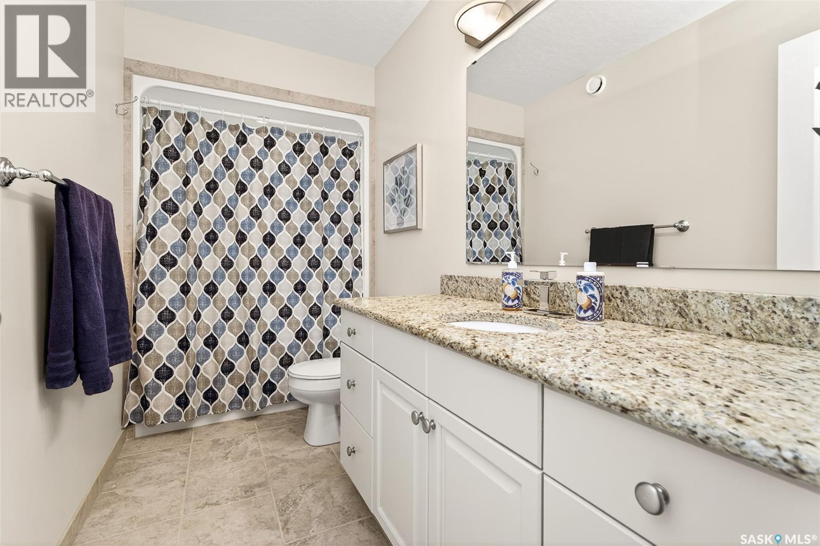 #4 21 Iris Drive, Moose Jaw, SK - Indoor Photo Showing Bathroom